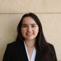 Avery Neale headshot